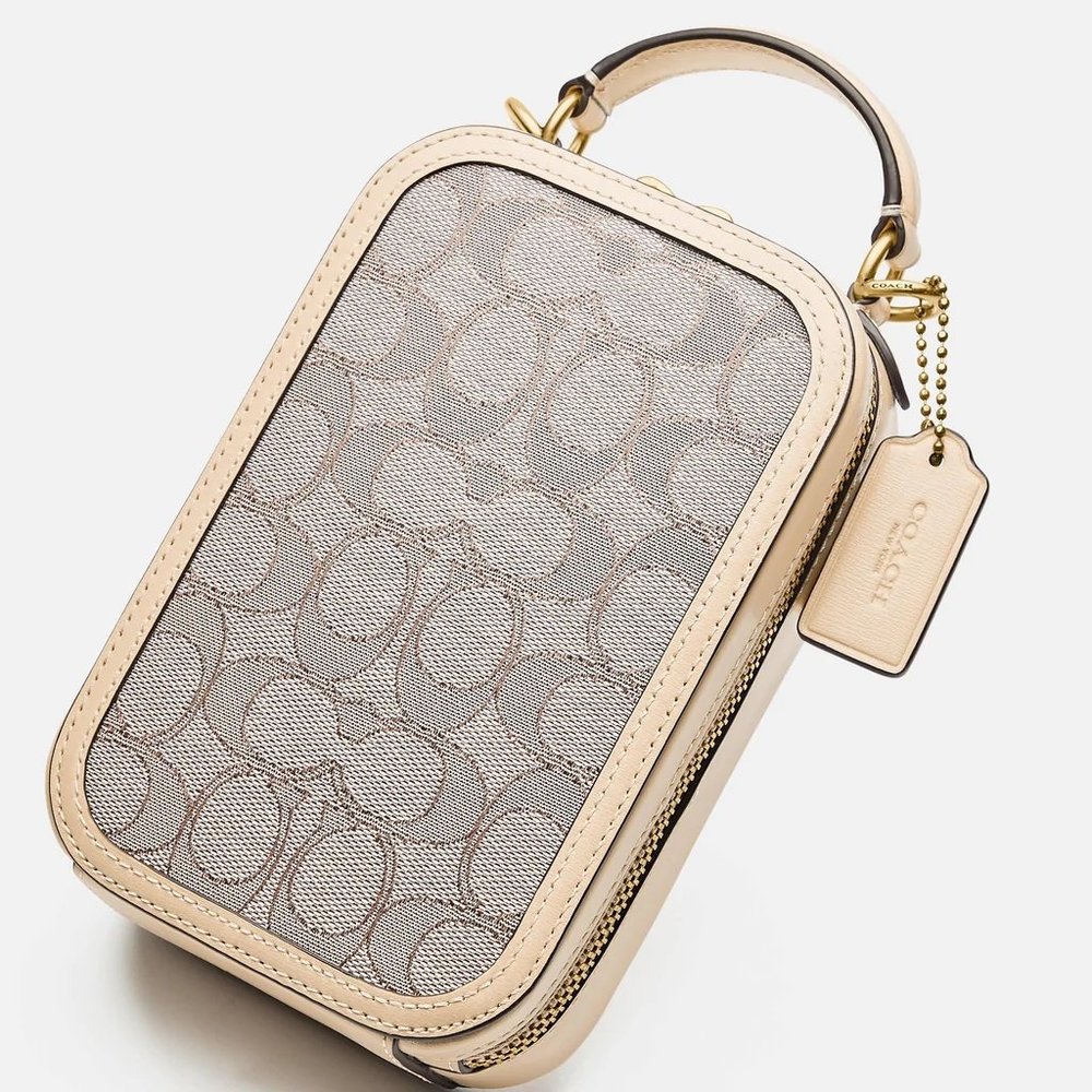 New 💛 Coach alie camera bag in signature jaguard